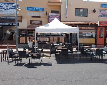 the-cave-lounge-cafe-caleta-de-fuste-fuerteventura-clubfuerteventura